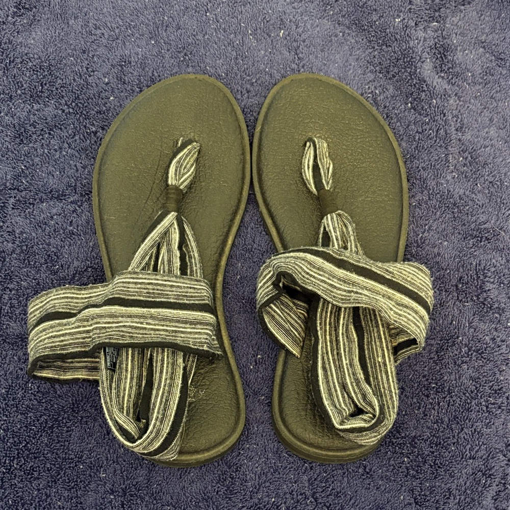 Sanuk Black and White Women's Sandals